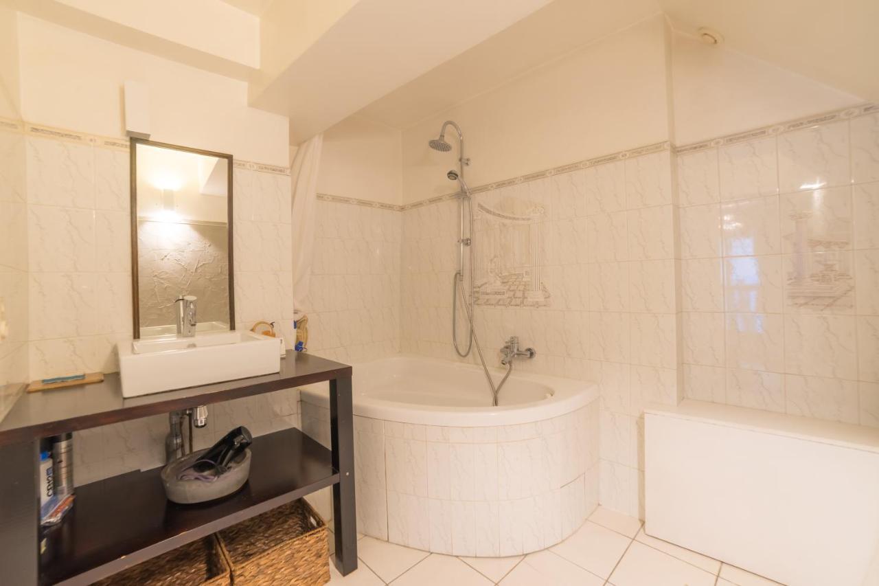 Appartements Atypiques Centre Ville Анси Экстерьер фото